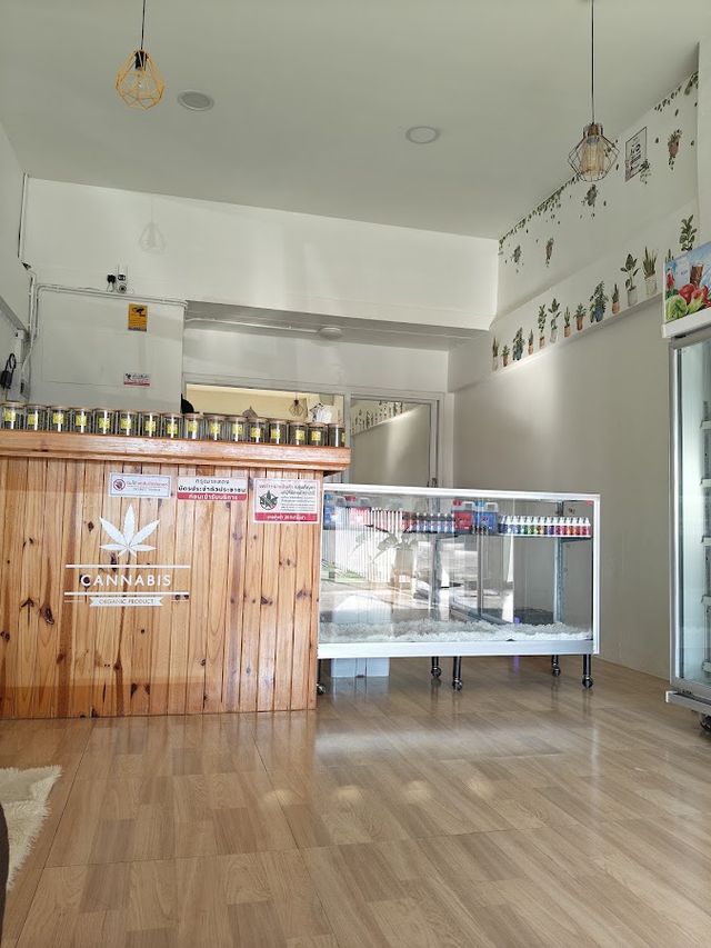 บ้านกัญสาขา1 CANNABIS HOUSE storefront