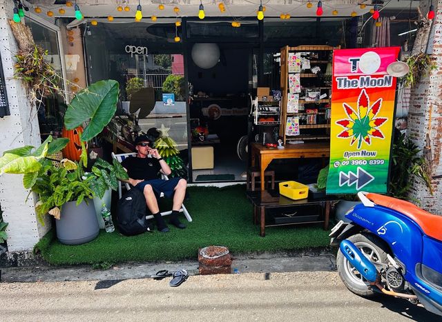 To the Moon Koh Chang Weed smoke shop storefront
