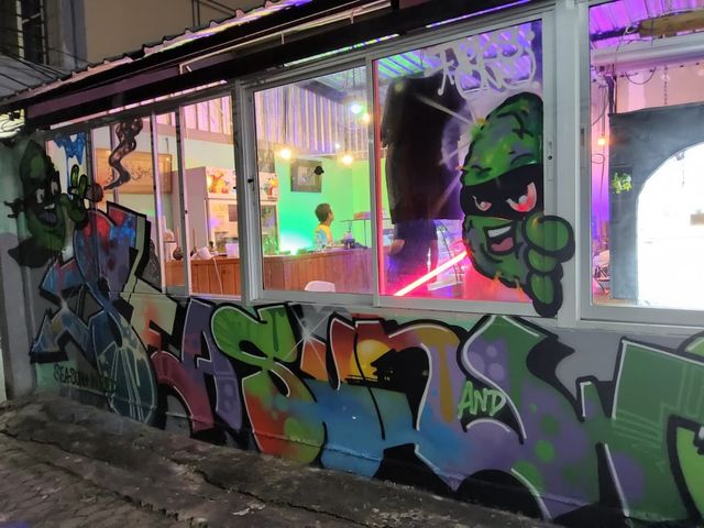 SEA-SUN&WEED storefront