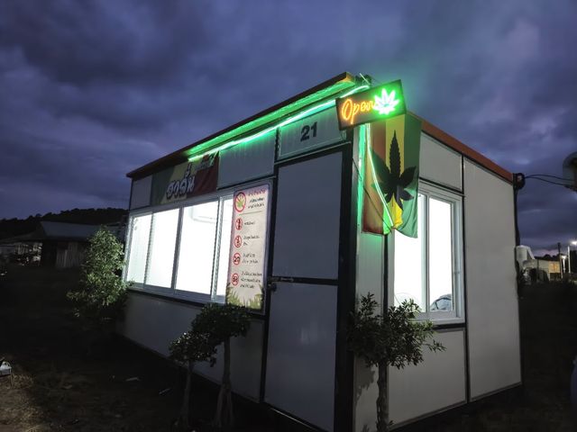 ฮาลั่นแคนนาบีส-Haalan Cannabis-คีรีธาร storefront