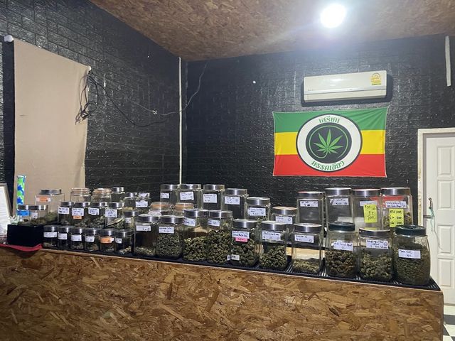 ST.Cannabis เอสทีแคนนาบีส ตลาดจางวาง storefront