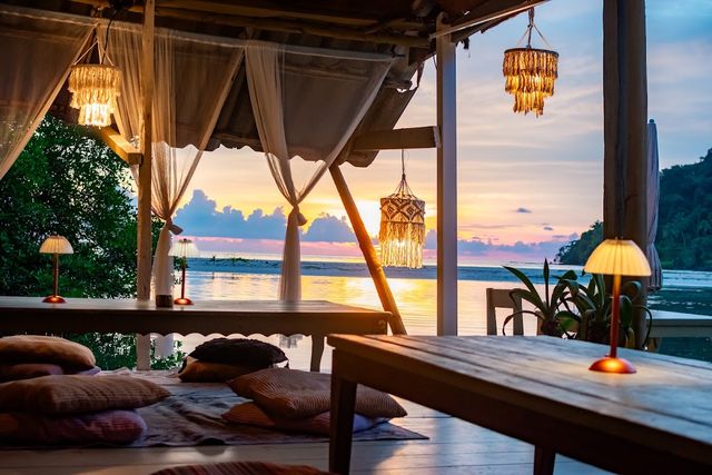 Sunset Bar : Restaurant - Weed Shop storefront