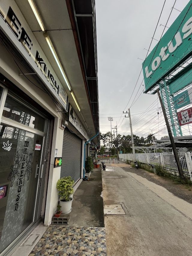Maleekush ubon cannabis&cafe storefront