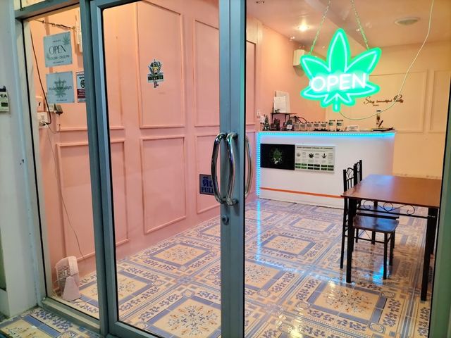 Jinny Cannabis Shop storefront