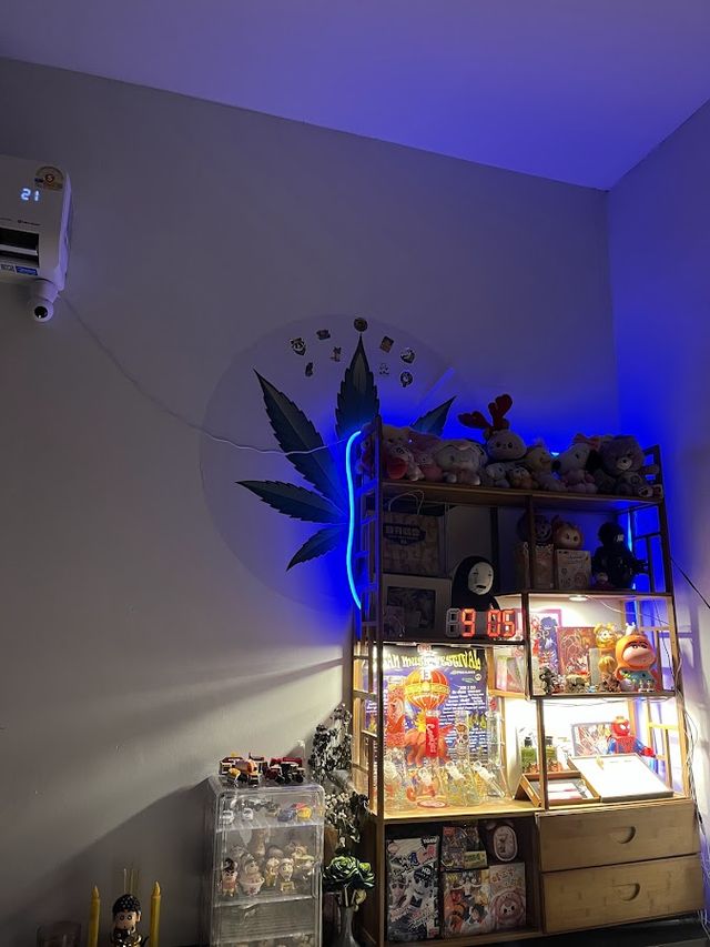 Bun thing cannabis storefront