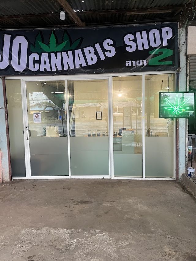Cannabis Roll Shop storefront