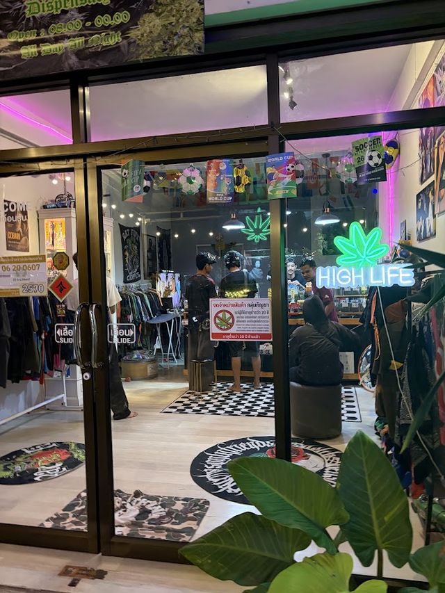 ร้านกัญชา 25Hrs. Weed Dispensary ชลบุรี storefront