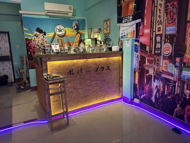 Som ice cannabis shop storefront