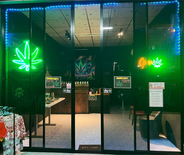 MT Cannabis shop บางวัว storefront