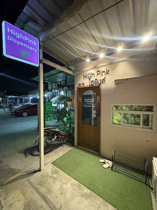 HIGHPINK DISPENSARY 420 storefront