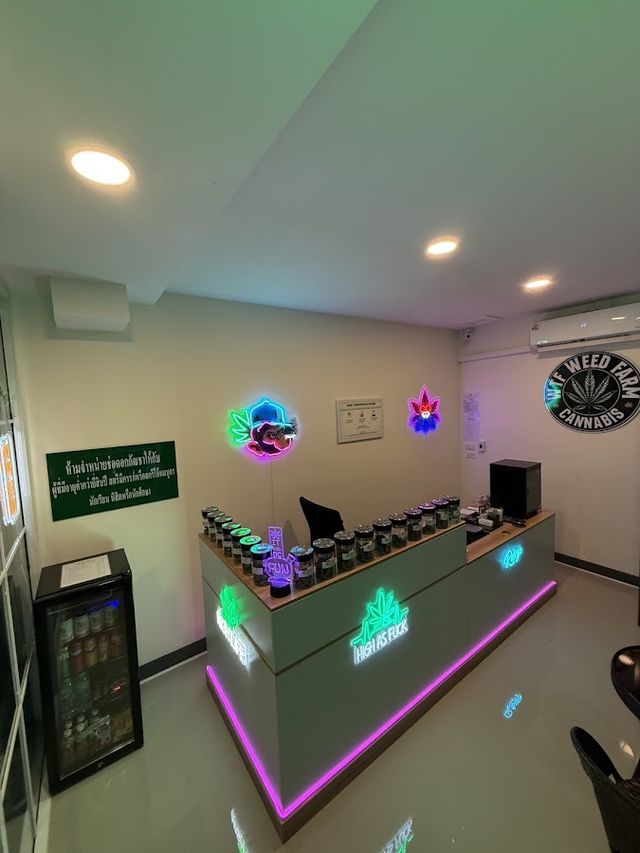SECRET LAB Cannabis & Farm USA storefront