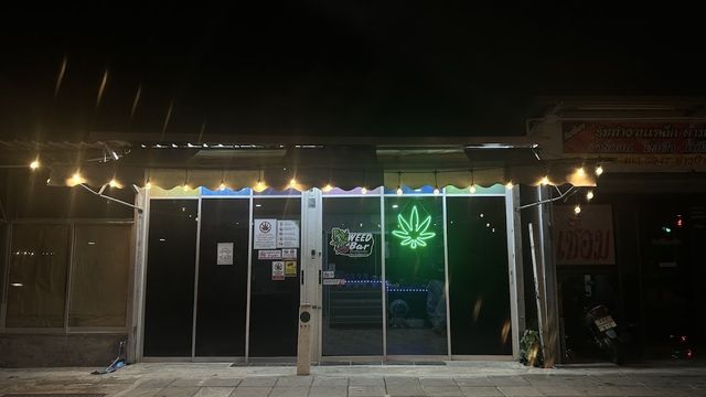 Weed Bar Phatthanakan storefront