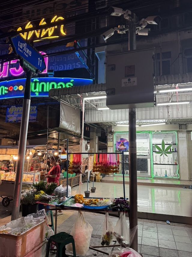 ร้านขายกัญชา God️Station cannabis Shop&cafe เสรีไทย11 marijuana weed ウェン 大麻 ກັນຊາ storefront
