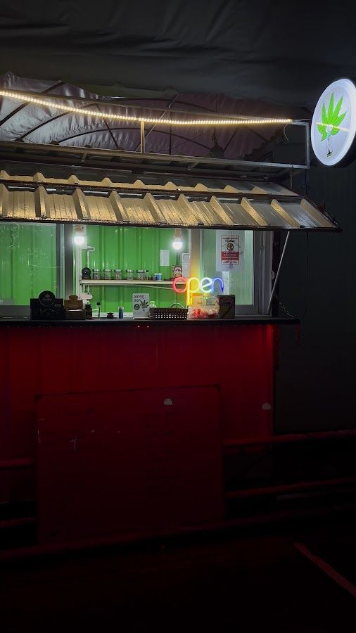 Dr. Za Weed Shop storefront