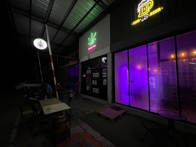 Weed is here. storefront