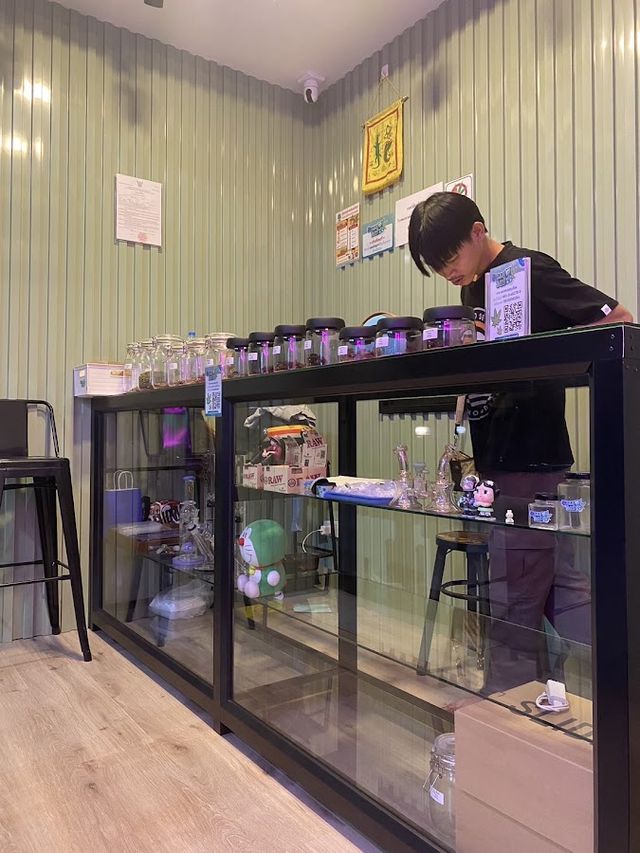 Jolly Bud Cannabis Store storefront