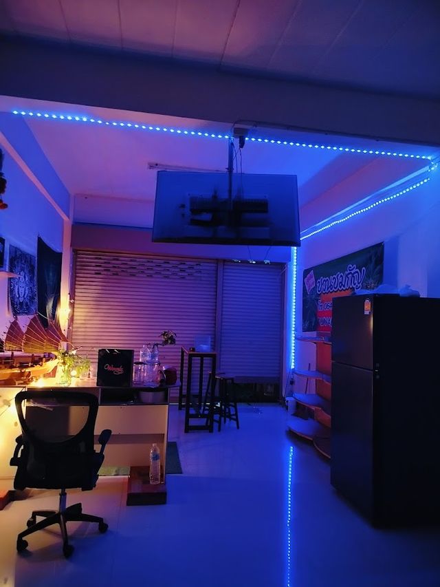 ชวนชมกัญ cannabis shop storefront