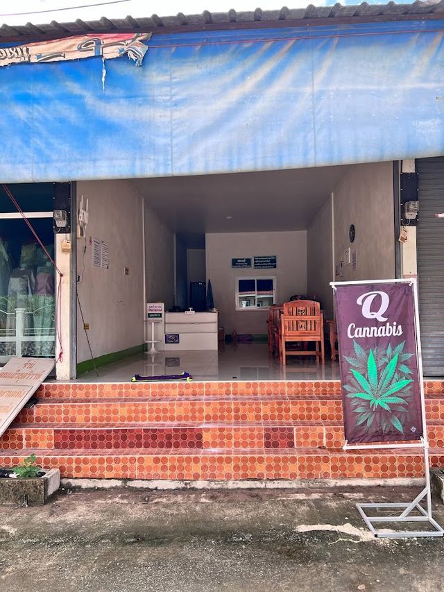 Q Cannabis storefront