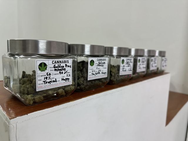 Weed Center-ร้านกัญชาใกล้ฉัน storefront