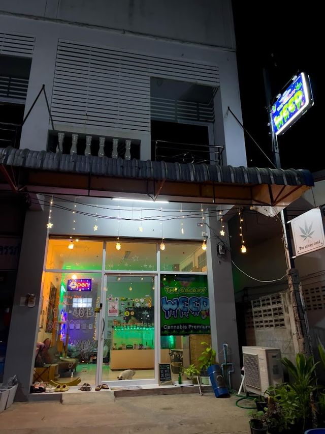 The galaxy Weed & Cannabis Kosumphisai storefront