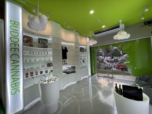 BudDee Udon Cannabis Dispensary กัญชา storefront