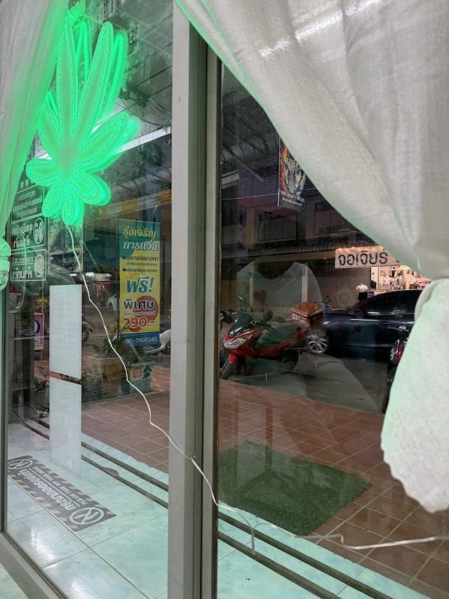 Cooper Cannabis storefront