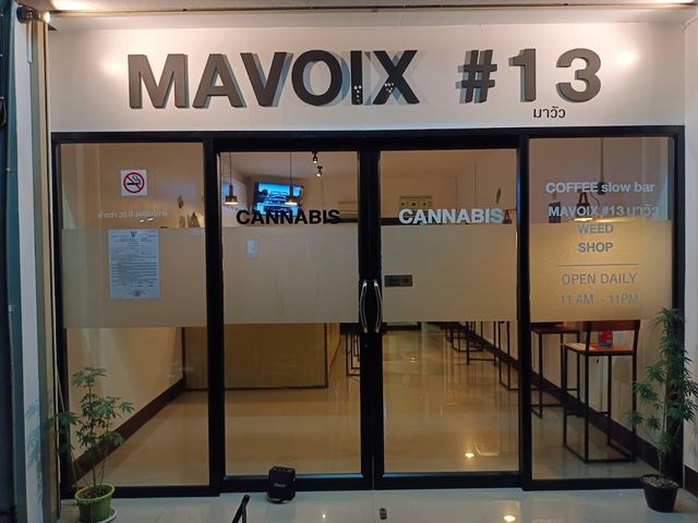 Mavoix#13 Weed Shop storefront