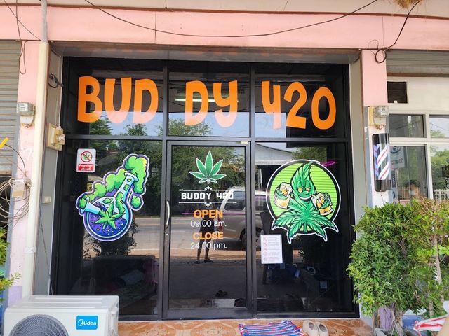 Only Weed storefront