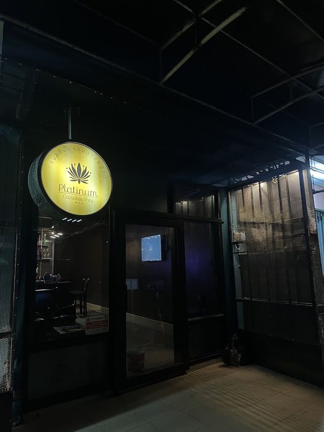 Platinum Cannabis Shop storefront