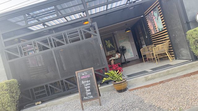 ร้านขายกัญชา CHANG GREEN GARDEN CANNABIS SHOP storefront